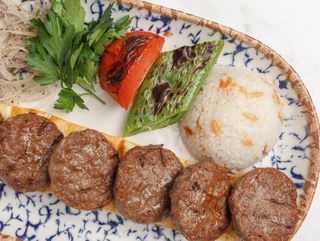 Изгара кофте + напиток