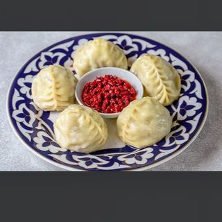 Манты с говядиной и тыквой