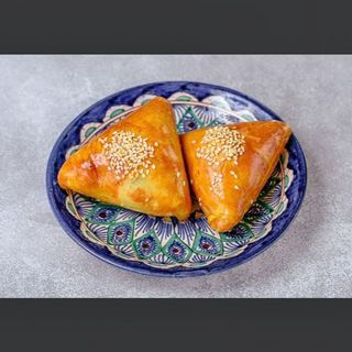 Сленая самса с брынзой