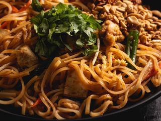 Лапша Пад Тай с курицей - SOLO (540г)