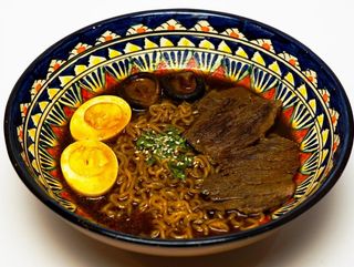 Рамен с говядиной (550г)