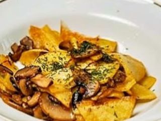 Картофель по домашнему с грибами