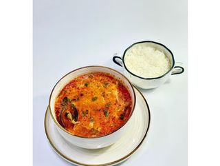 Том ям с морепродуктами