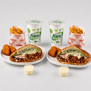 Комбо Датский Батон на двоих (4 шт наггетсы, 2 порции фри, 2 соус, 2 айран)