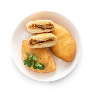 Пирожки жареные с капустой и луком