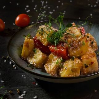 Салат с хрустящими баклажанами