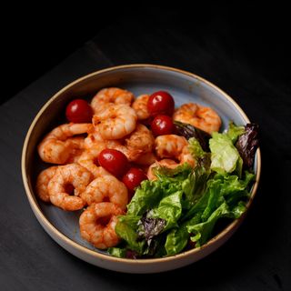 Креветки тигровые с томатами