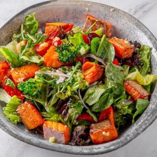 Салат с лососем