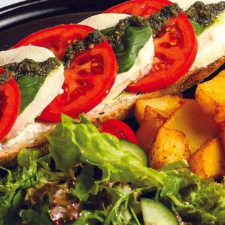 Сэндвич моцарелла капризе