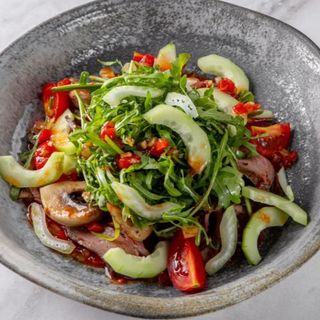 Салат с ростбифом