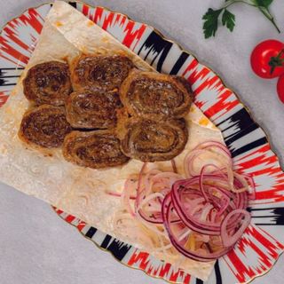 Шашлык из говяжьих рулетиков