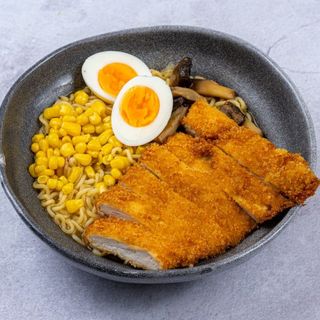 Рамен с куриным шницелем