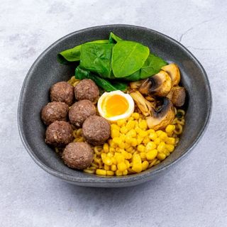 Сырный рамен с тефтельками