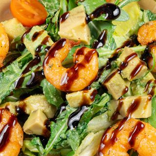 Креветки с авокадо