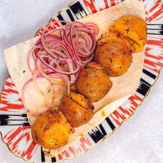 Кебаб из картофеля с думбой