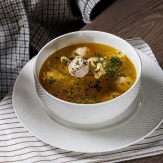 Домашний суп-лапша с куриными фрикадельками