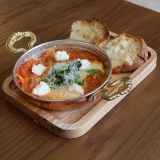 Шакшука с пармезаном