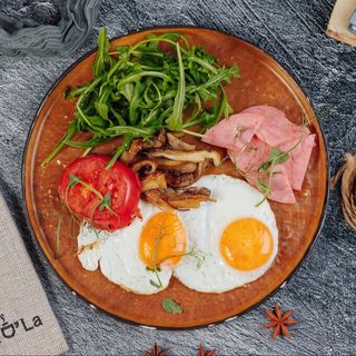 Фирменный завтрак Lama с говядиной