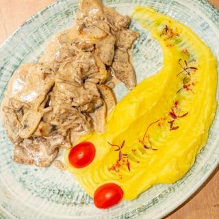 Телятина с шампиньонами