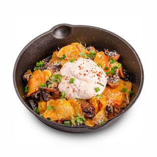 Картофель по-домашнему с грибами и с подкопченным муссом из сметаны 0,360 гр