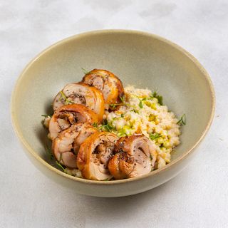 Пряный куриный рулет со сливочным птитимом 280гр