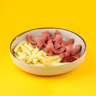 Сосиски с картофелем фри и кетчупом 190гр