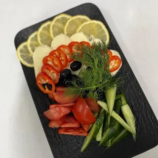 Овощное ассорти с брынзой