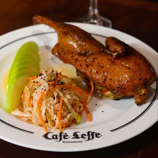 Утка по -мюнхенски с пряной капустой