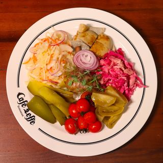 Ассорти домашних солений