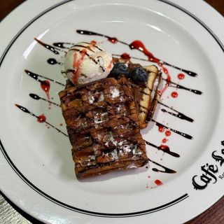 Бельгийские вафли с кленовым сиропом