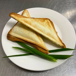 Сэндвич с ветчиной, сыром и помидором (2шт)