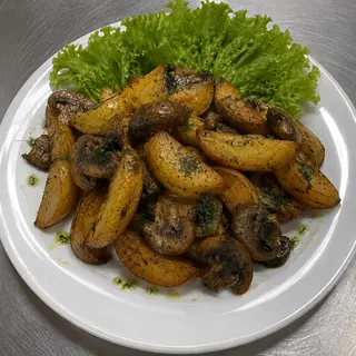 Картофельные дольки с шампиньонами