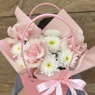 FloraLux композиция с открыткой роза, хризантема 5 шт 30 см