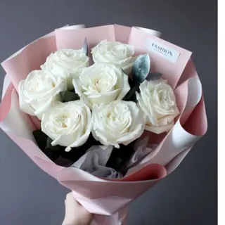 Fashion Flowers моно-букет в оформлении роза 7 шт 50 см