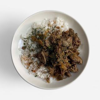 Куриная печень в сливочно-луковом соусе