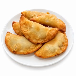 Самса жареная с говядиной (за 100гр)