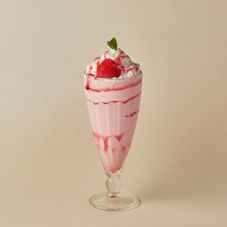 Клубничный милкшейк (0,4л)