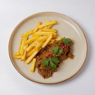 Томленая говядина с фри