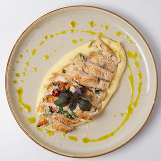 Фаршированное куриное филе с пюре