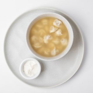 Пельмени с бульоном