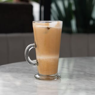café glacé caramel