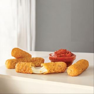 Mozzarella Sticks 4 pcs