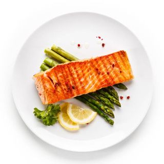Saumon Cuit au Four Sauce Citron et Herbes