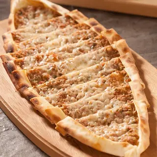 Pide Viande au Fromage