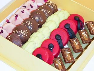 Yellow plateau Sellou trompe oeil