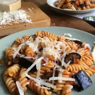 FUSILLI ALLA NORMA