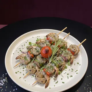 Brochettes de crevettes grises grillées