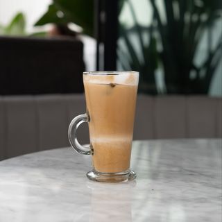 café glacé caramel