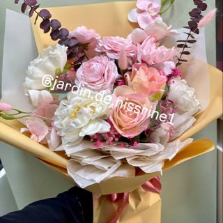 Bouquet à main artificielle 