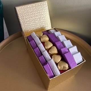 Coffre de chocolat doré